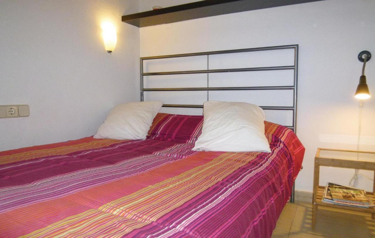 Apartamento In Benalmdena Costa With 1 Bedrooms, Wifi And Outdoor Swimming Pool